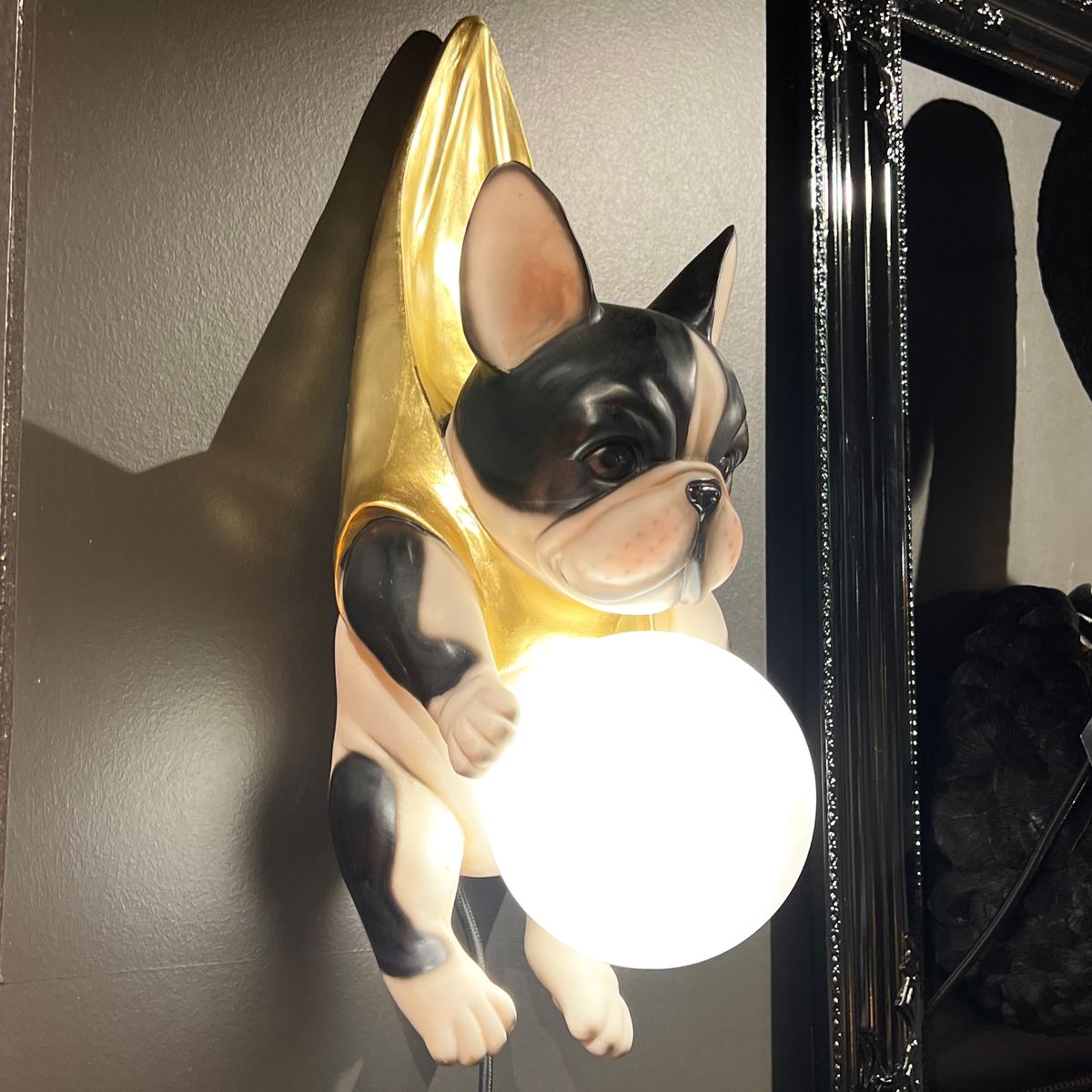 Hero Dog vegglampe